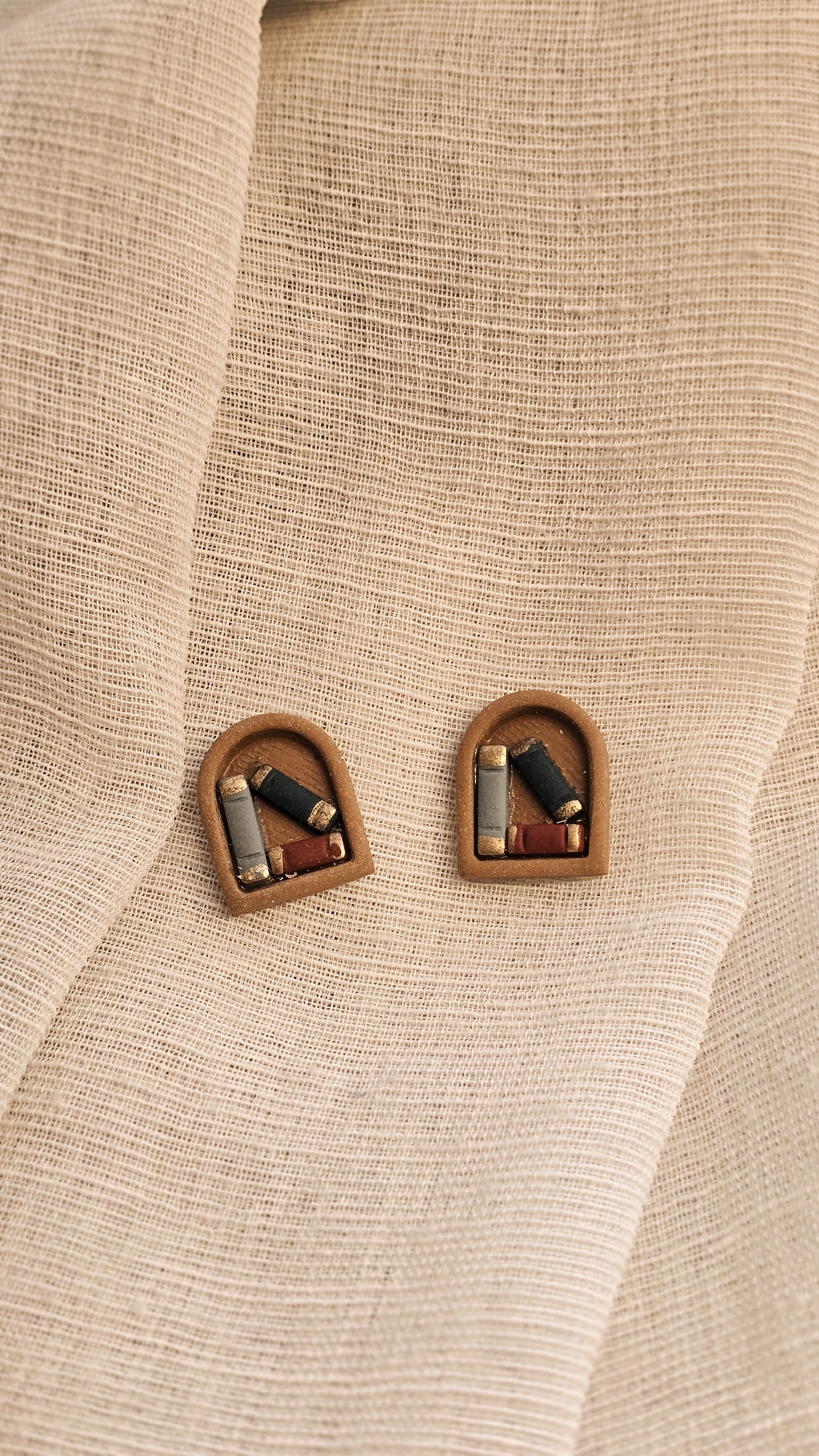 Bookshelf Studs